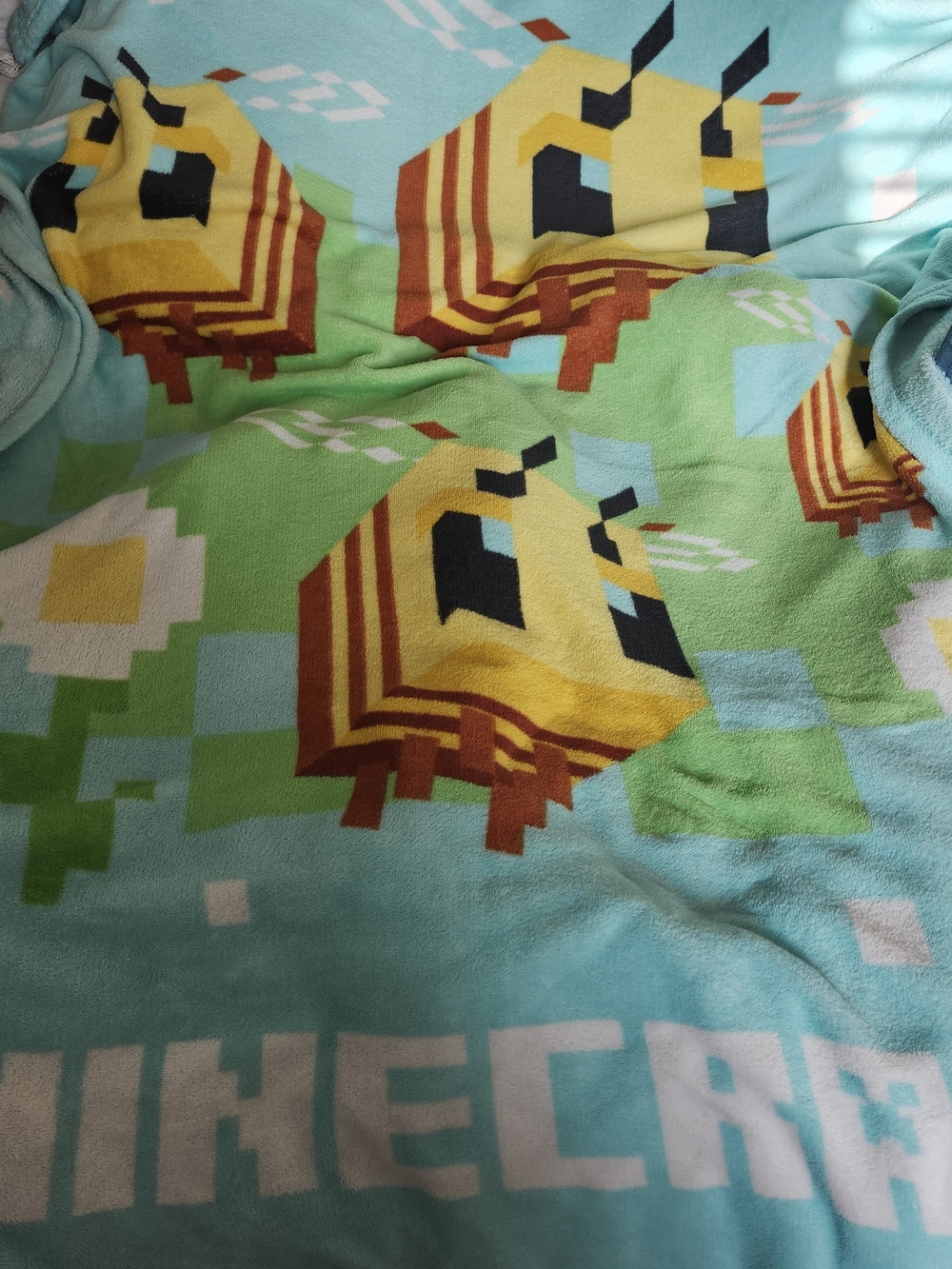 Minecraft Kids Bee Plush Throw Blanket - Blue/Green